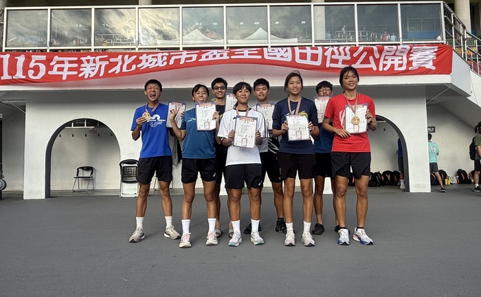 田徑隊獲獎選手合影